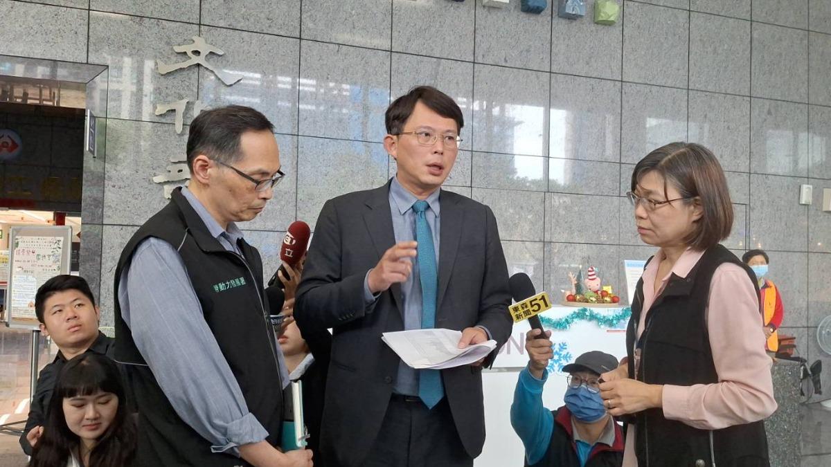 民眾黨立委黃國昌11日下午突視察勞發署北分署。（圖／黃國昌辦公室提供）