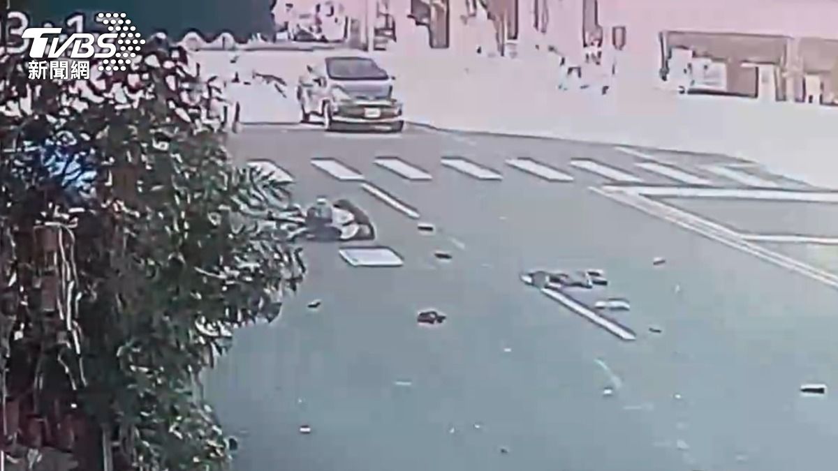 酒駕釀1死2傷!包手男高速沒煞車撞7車 75歲翁成輪下魂