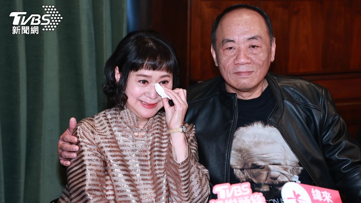 王月把亡夫李國修的情感投射在王自強(右)身上。(圖/黃城碩攝)