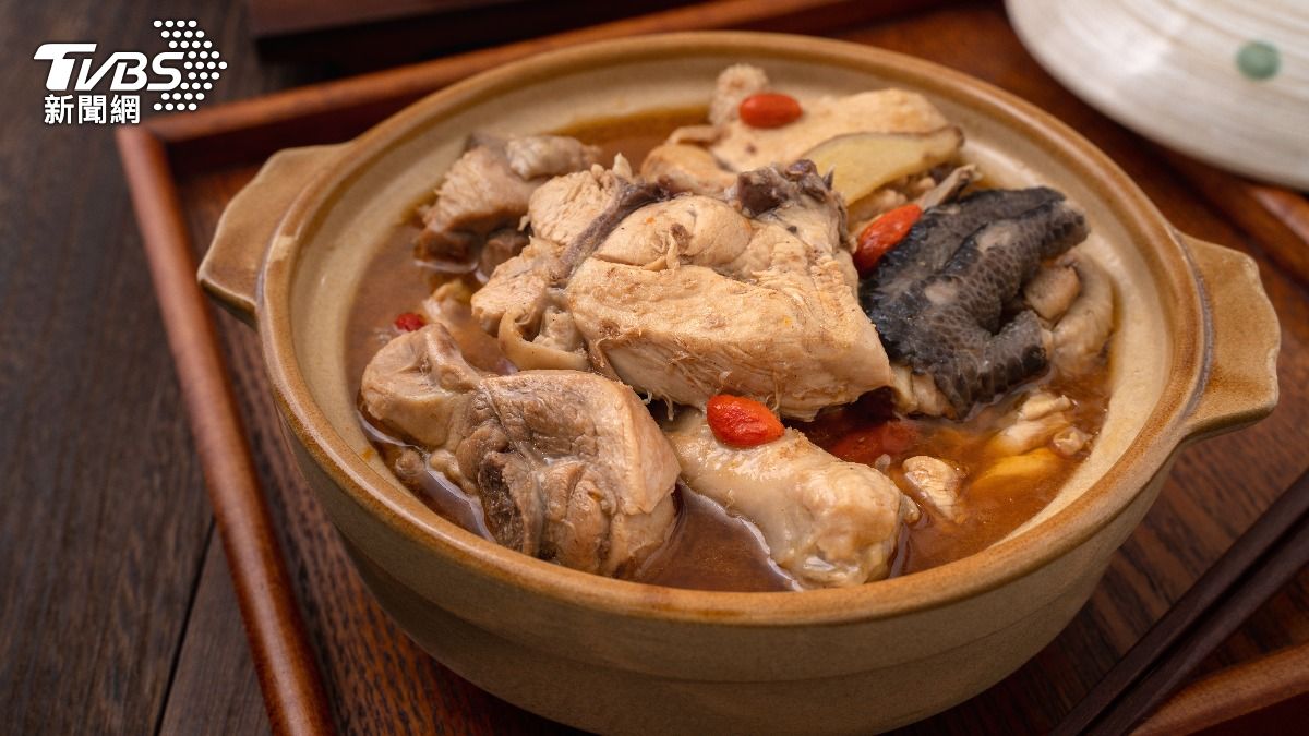 營養師揭火鍋熱量、鈉含量！麻油雞「2碗湯」就含1000大卡