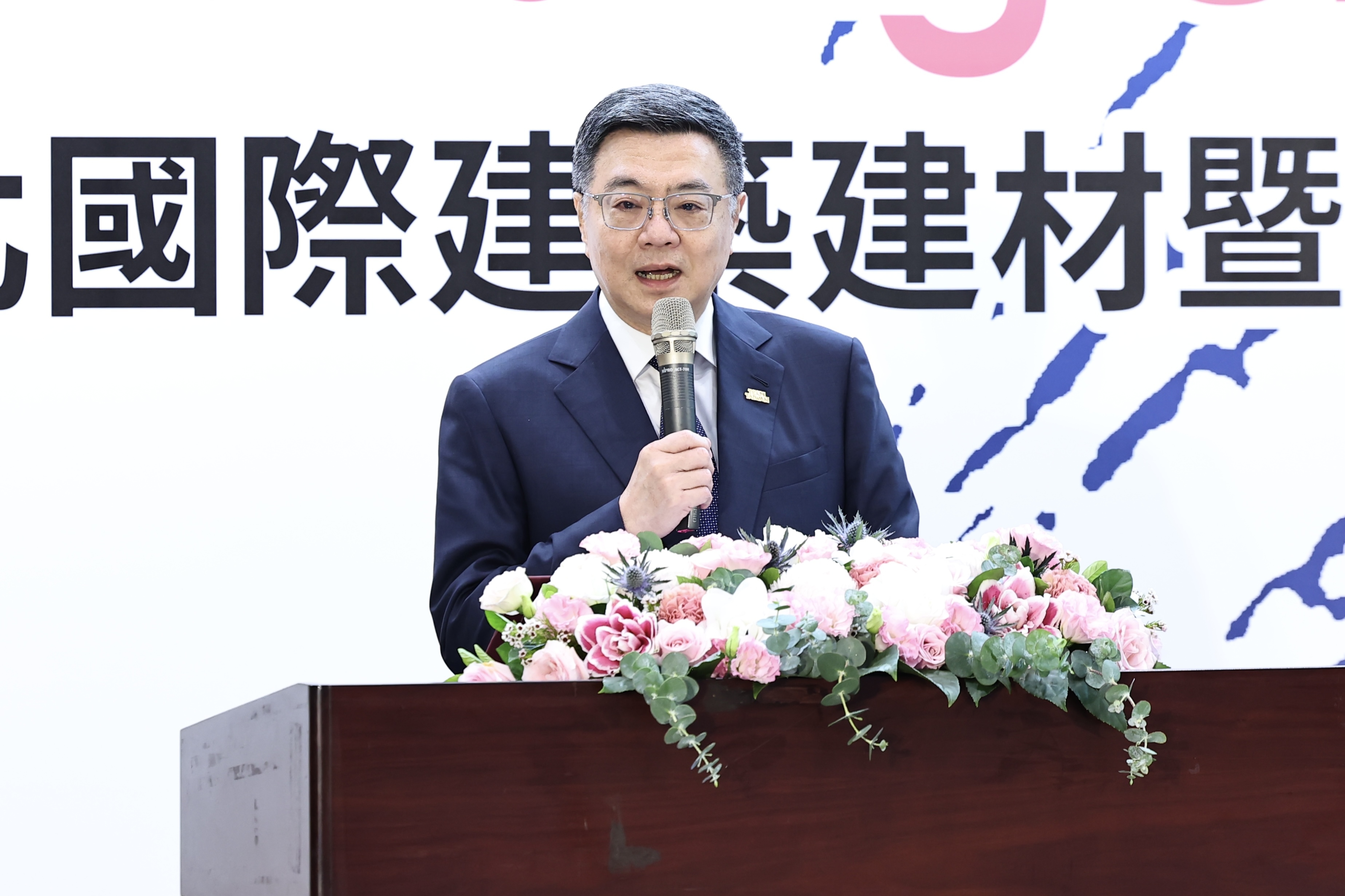 卓榮泰:公部門率先淨零建築轉型 帶動民間合作