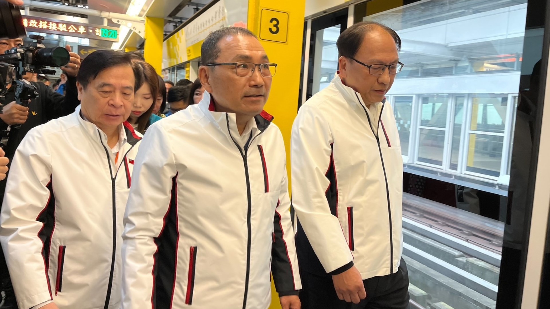 ▲新北市長侯友宜了解修復進度。(圖片來源：新北市捷運工程局)
