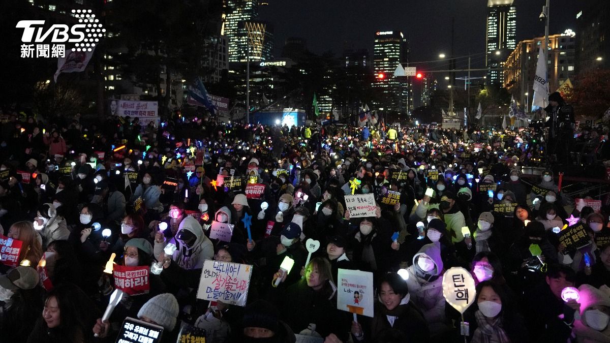 全民挺彈劾!韓民眾號召上街 自發免費物資還有巴士可換尿布