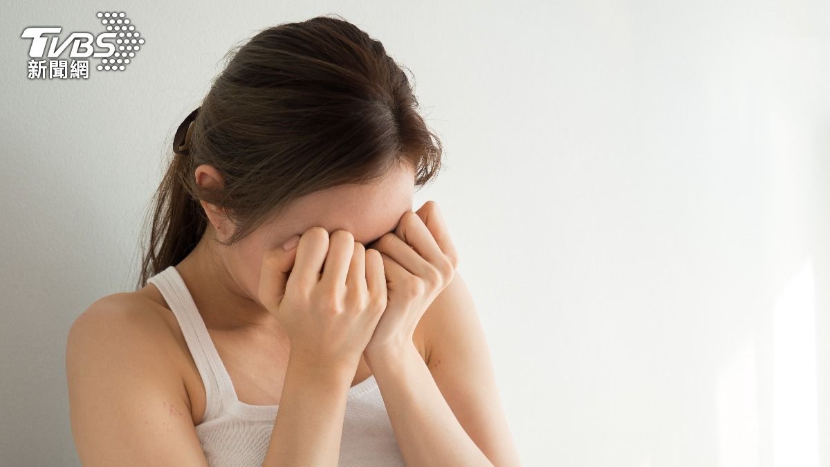 女癢到受不了！醫生檢查「1根毛上都是蟲」　驚悚畫面曝光