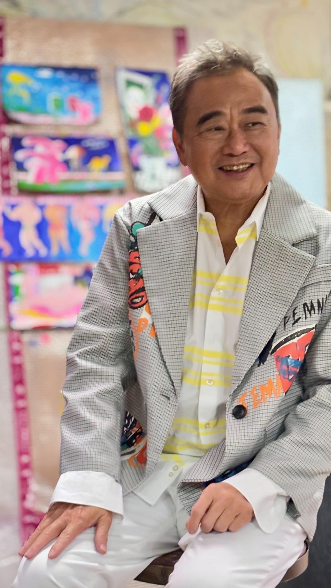 陳昇舉辦畫展,展出自己今年18幅畫作。(圖/新樂園製作提供)