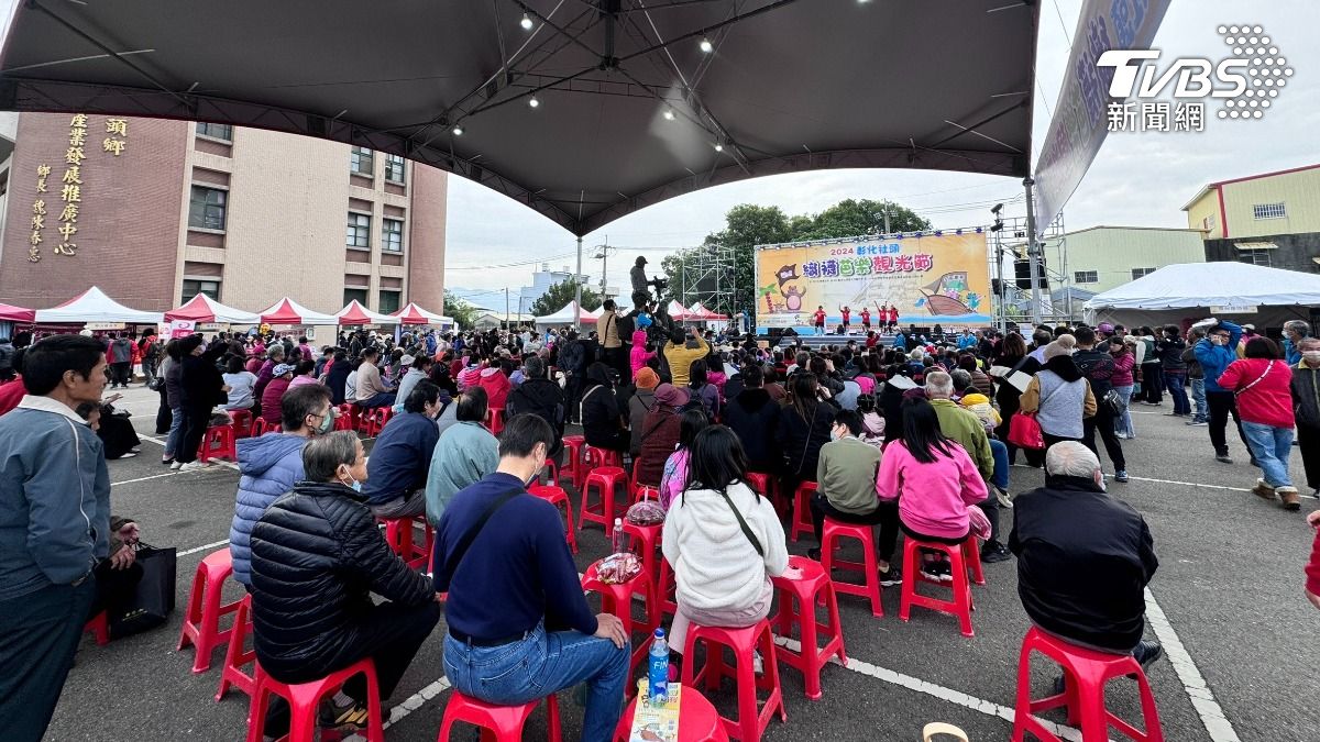現場湧入相當多的民眾。（圖／TVBS）