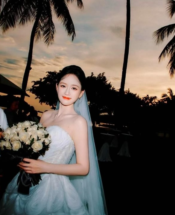 陳喬恩分享漏網婚禮美照。(圖/翻攝自陳喬恩IG)
