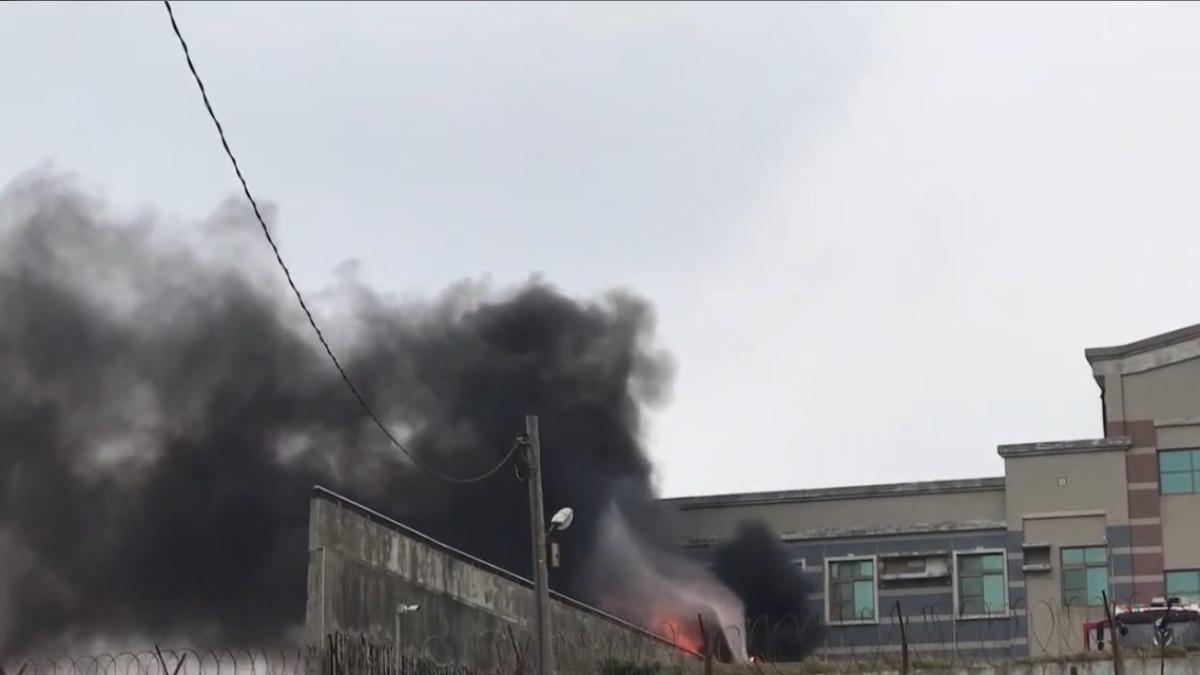 「燒文件」出事！空軍馬公基地大火濃黑煙狂竄　軍方說話了
