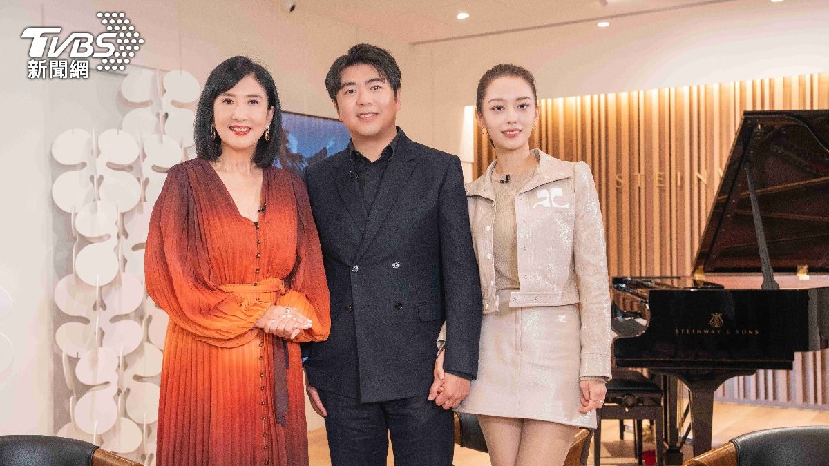 郎朗與吉娜愛麗絲夫妻合體,接受主持人方念華訪問。(圖/TVBS)