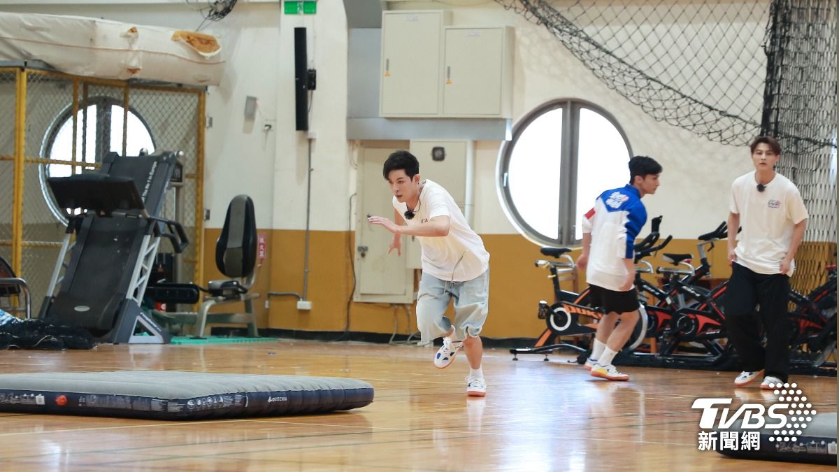 敖犬賣力比賽。(圖/黃城碩攝)
