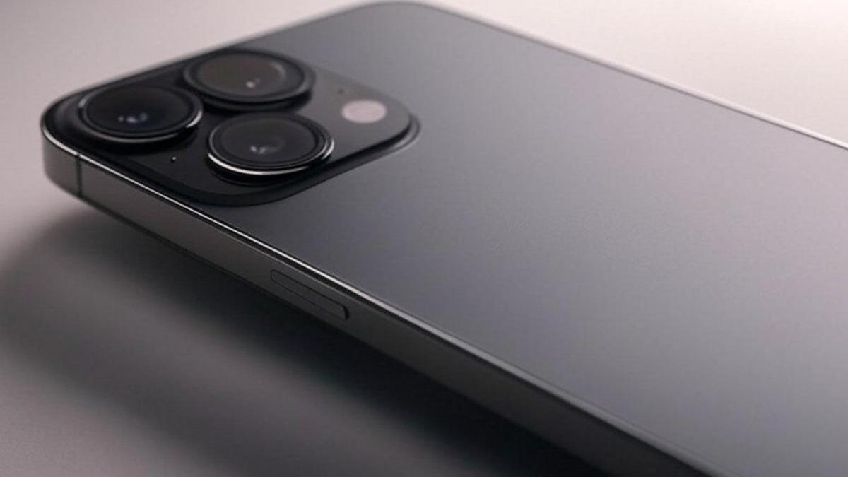 計畫明年推出的iPhone 17傳出將新增名為「Air」的極薄機型。(圖/翻攝自X@anssar__)