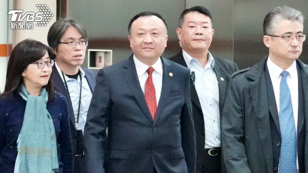 雙城論壇／上海副市長抵台　被問「兩岸是否春暖花開」笑而不語