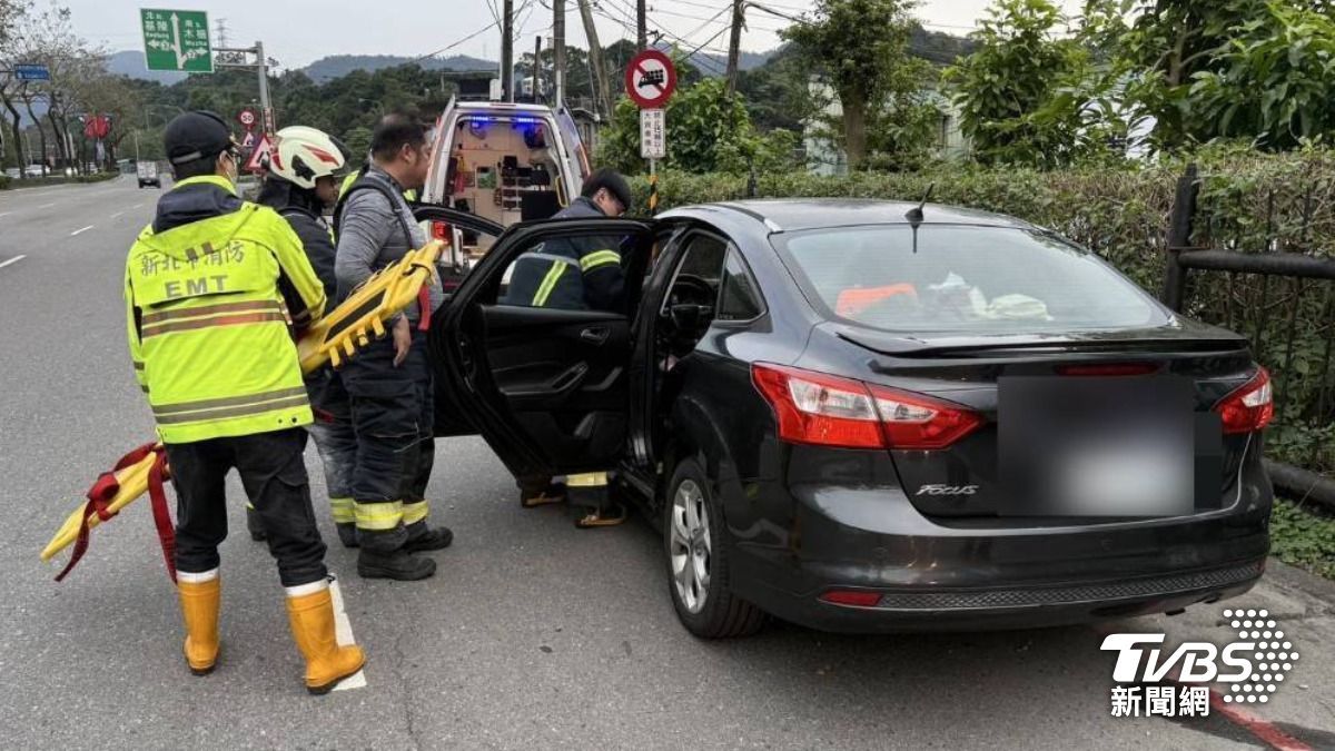 快訊／汐止男躺車內一夜未起身　警消搶救已全身僵硬無心跳