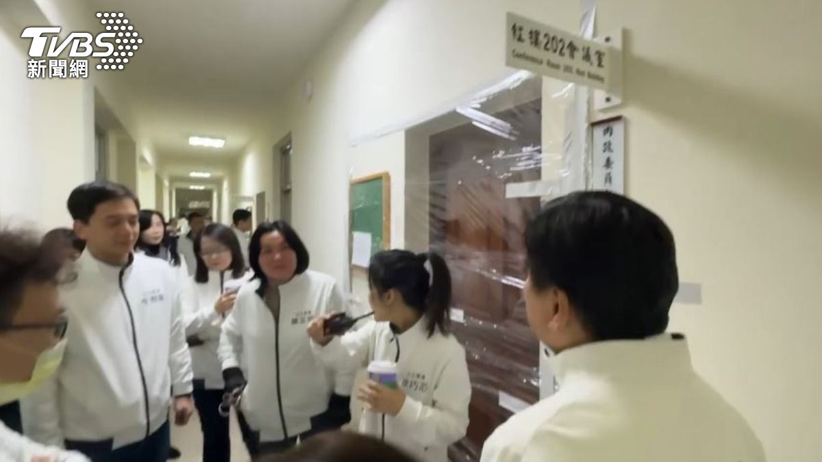 甲動封門擋綠營!藍營3分鐘送選罷法 律師曝「1關鍵」恐違憲