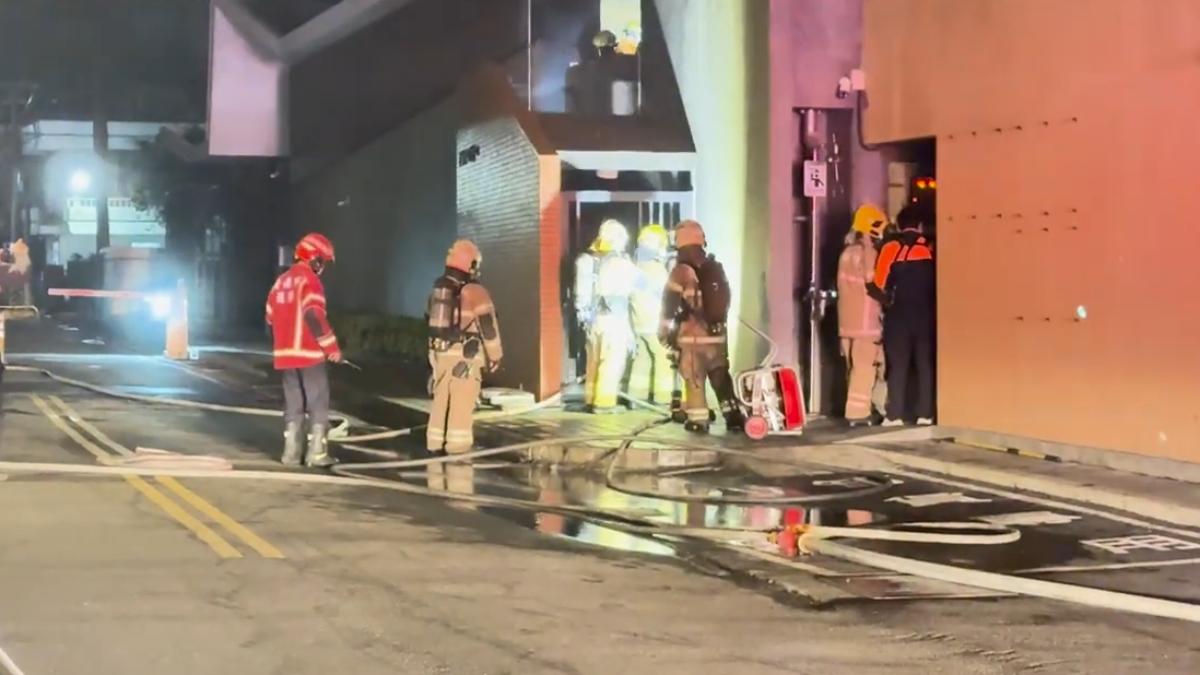快訊/南台科大凌晨火警「濃煙狂竄」 消防急搶救