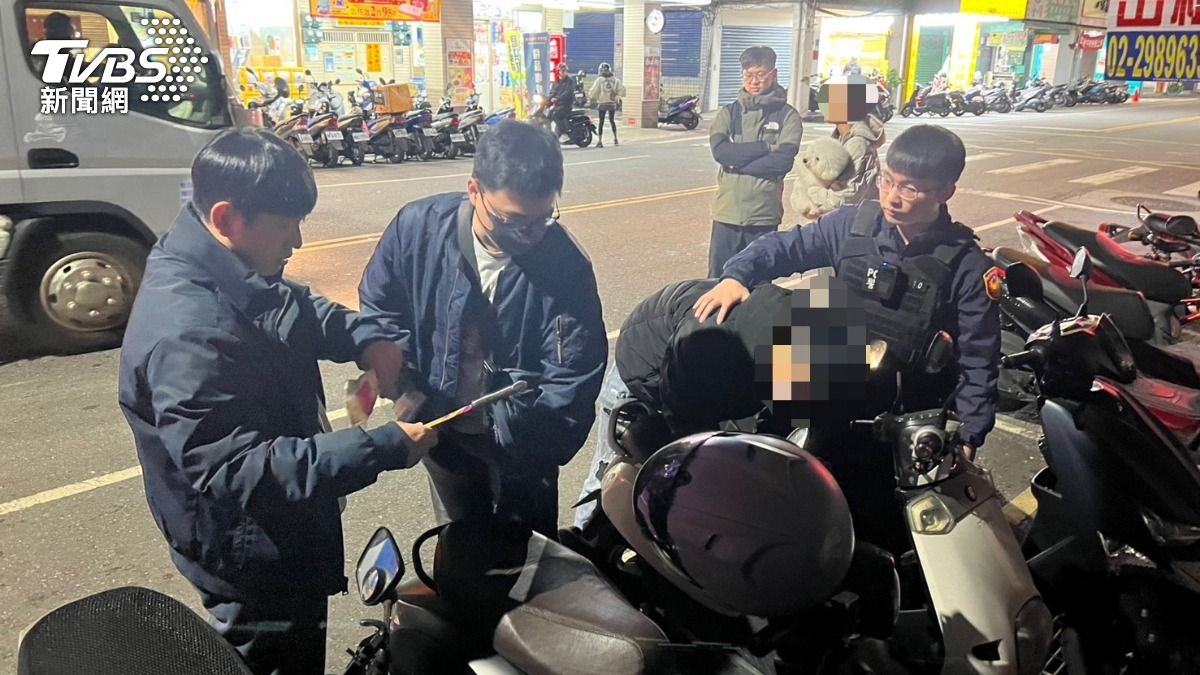 三重行車糾紛濺血!22歲騎士不滿被按喇叭 揮西瓜刀砍傷運將遭逮