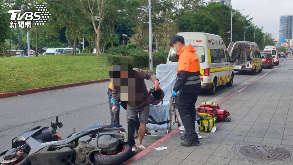 快訊/北市八德路連環車禍!「機車、單車、行人」撞一團5人傷