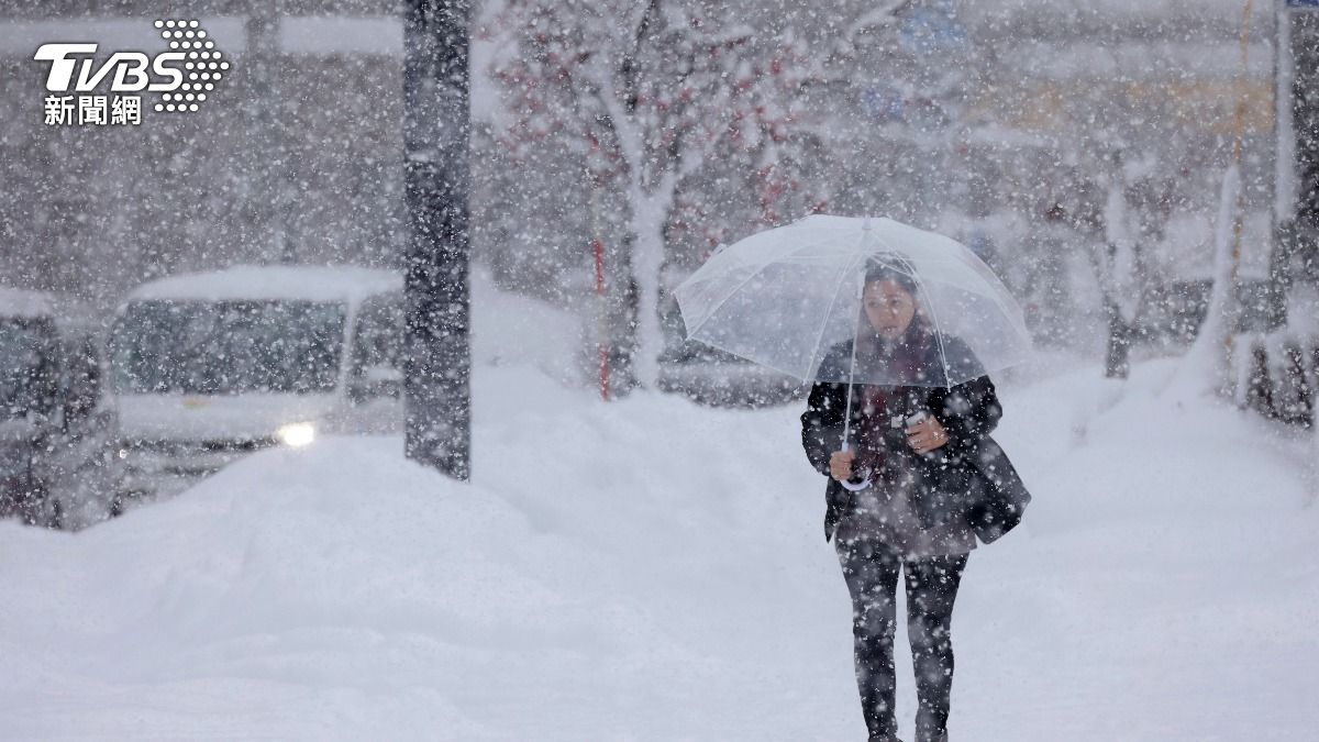 北海道多地大雪!岩見澤市積雪逾100公分「市內巴士全停駛」