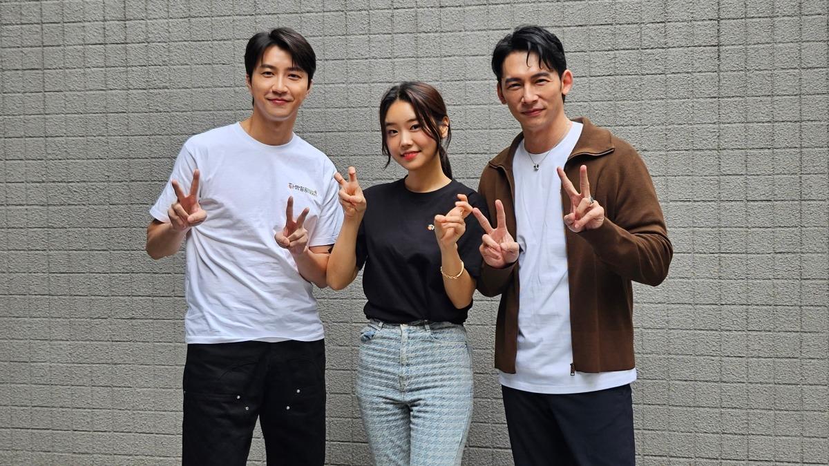 江宏傑、韓國女生Judy和温昇豪分享錄影心得。（圖／客家電視提供）