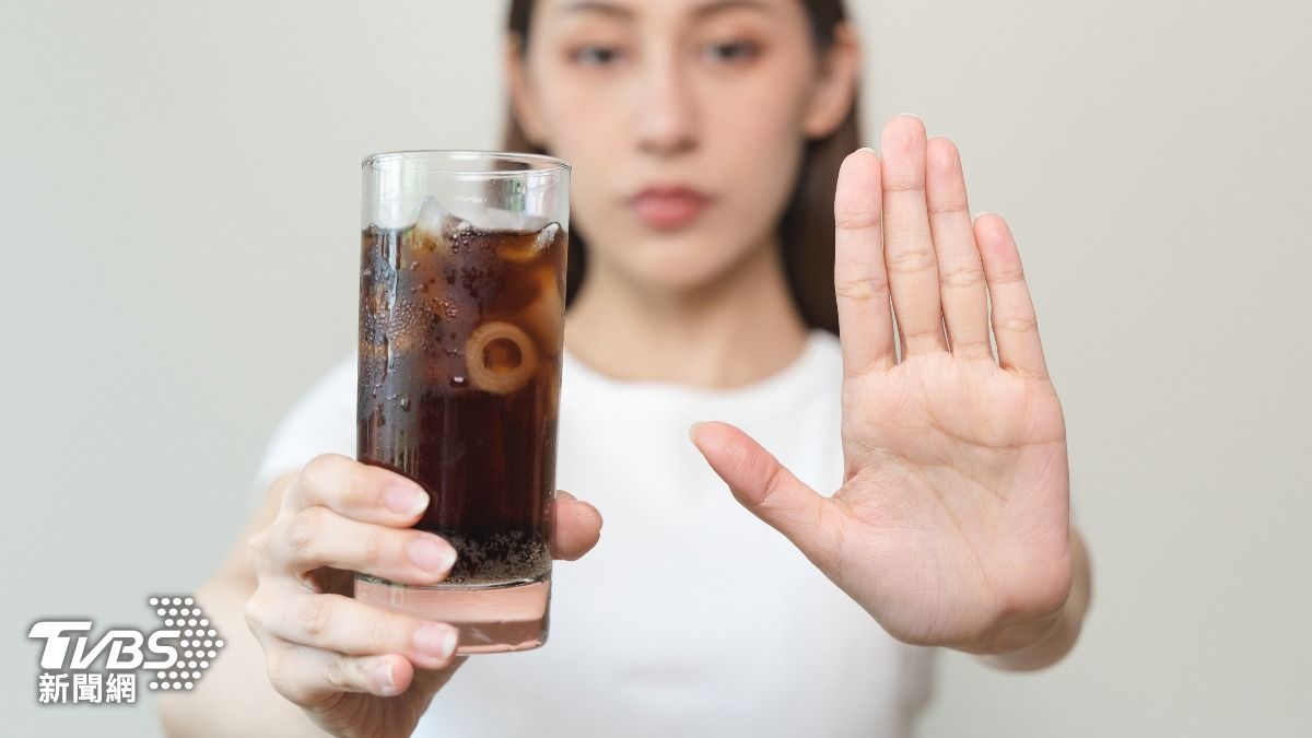 每天2瓶含糖飲料「恐減壽24分鐘」　專家：這些食物也危害健康