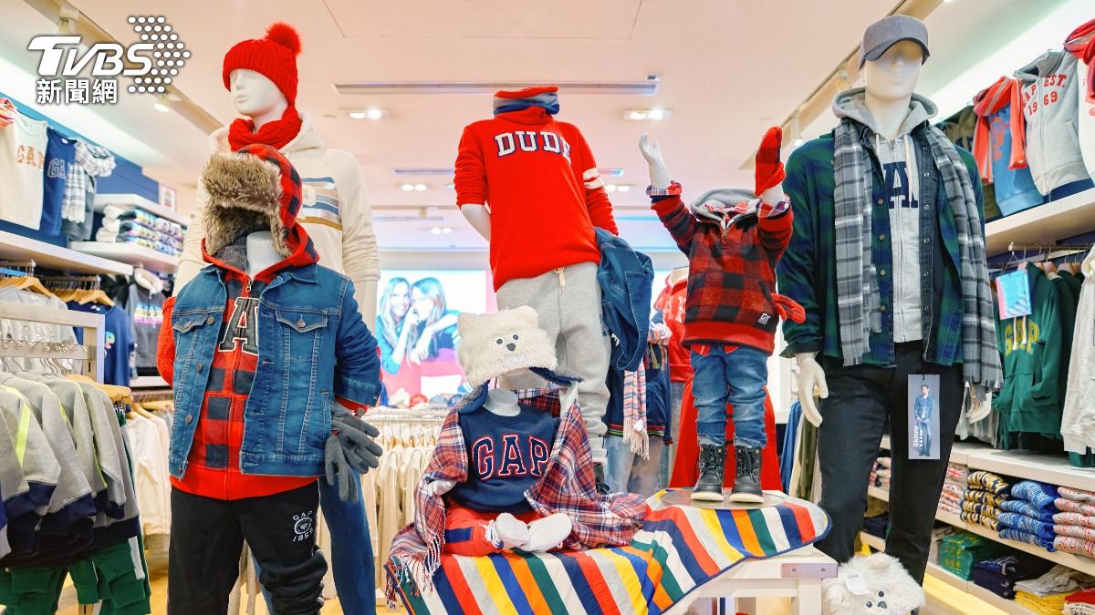 Gap「羽絨外套」打到骨折!1件千元有找 網狂掃2大袋