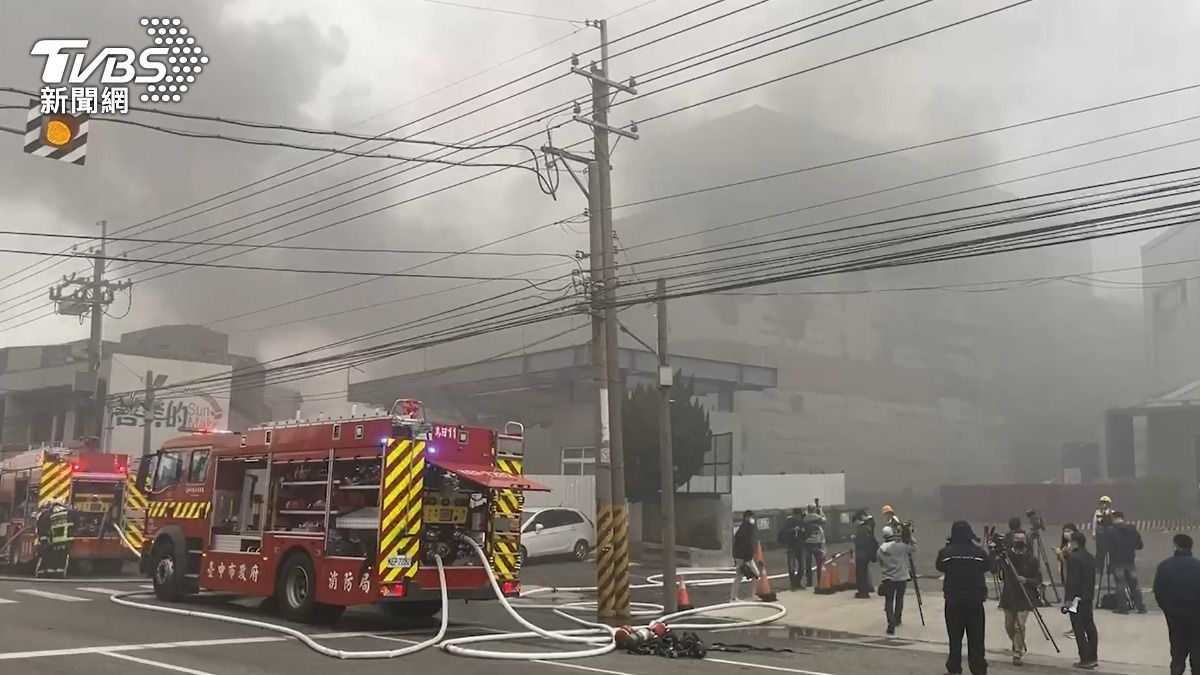 台中全聯倉儲大火釀1死 專家曝工廠火災「4大保命關鍵」