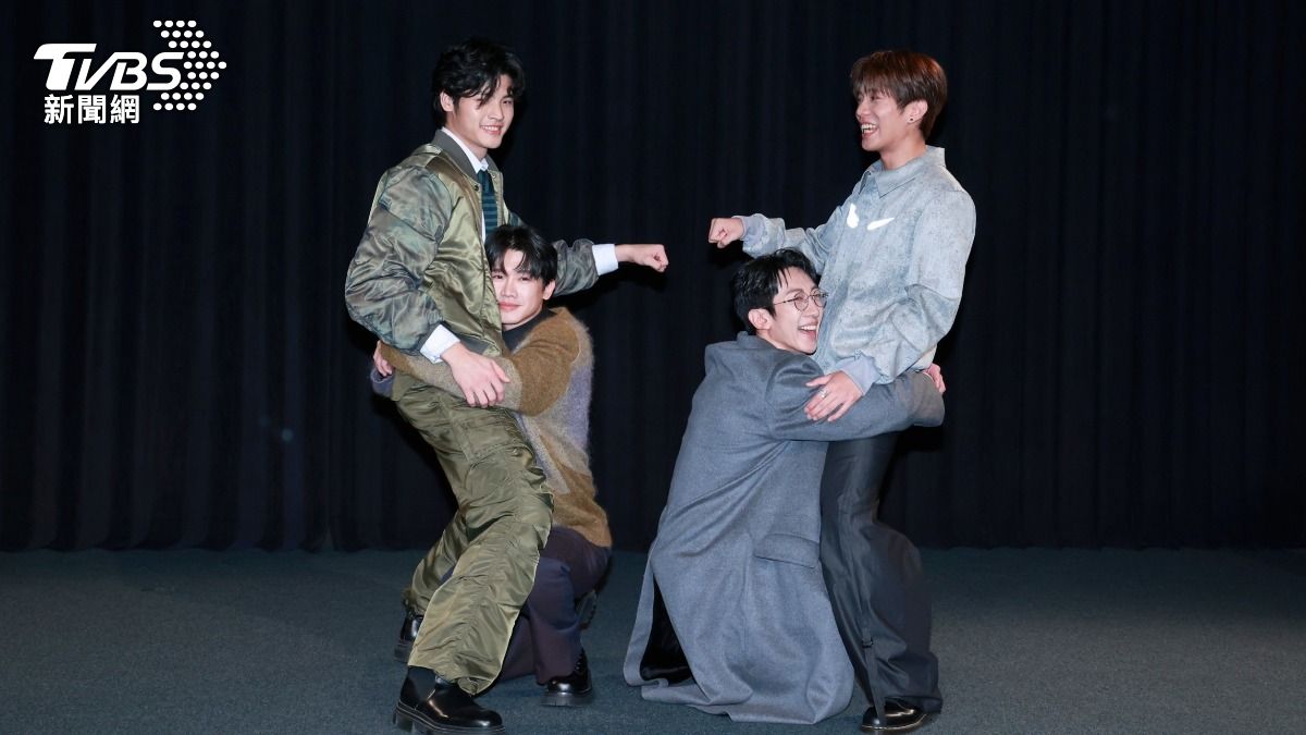 張哲偉、陳峻廷、洪言翔、羅章恩在首映會上互動十分甜蜜。(圖/趙世平攝)