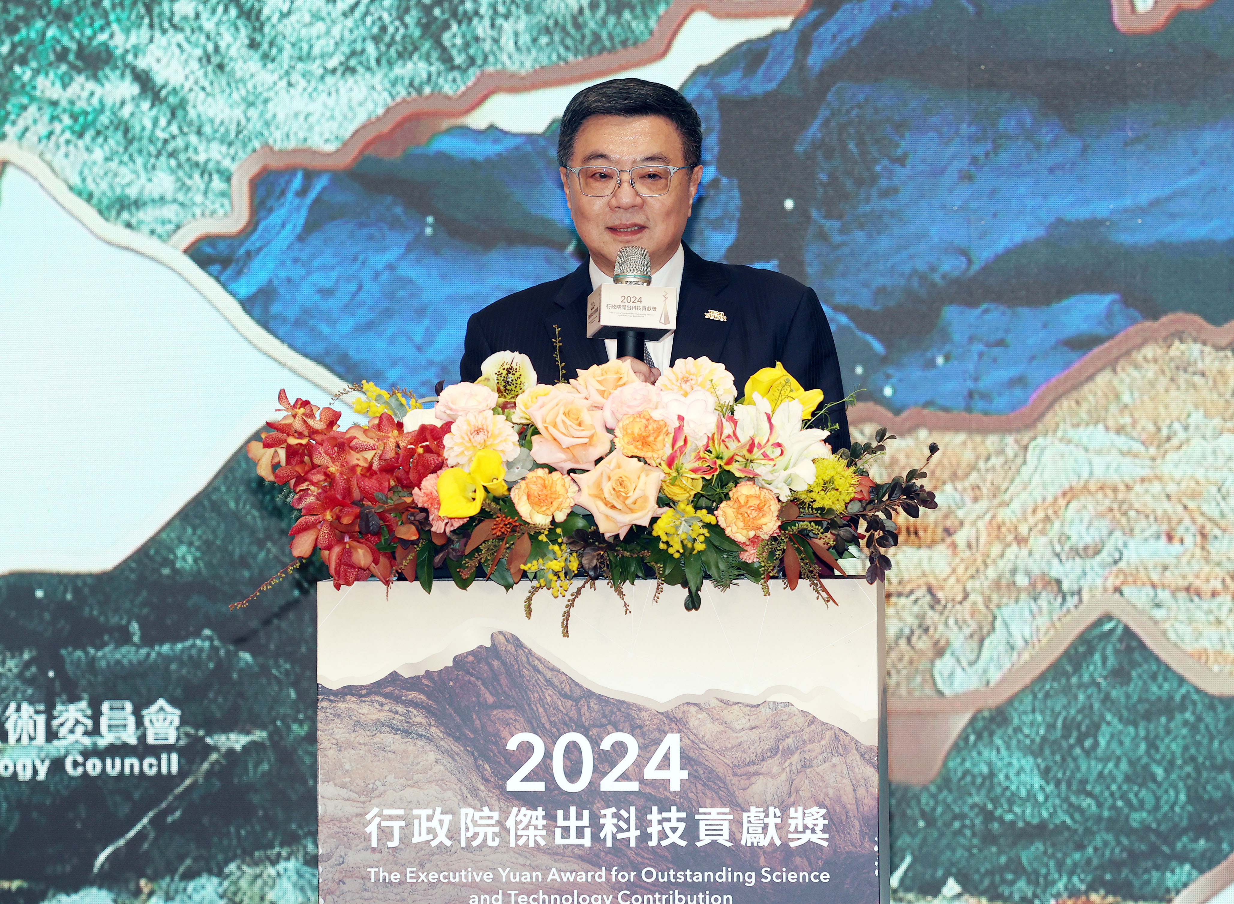 卓榮泰:明年科技預算1965億 建構主權AI促企業轉型