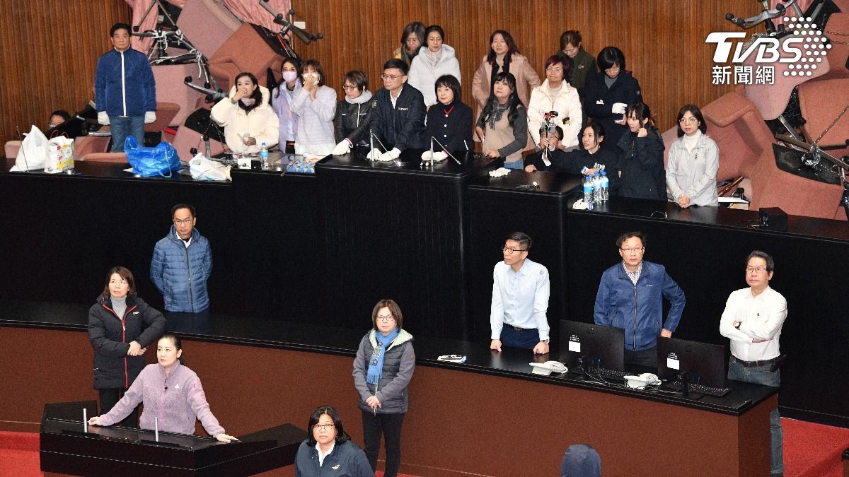 財劃法假抵擋?黃國昌爆綠表決「跑4人」:多2人到場就可否決