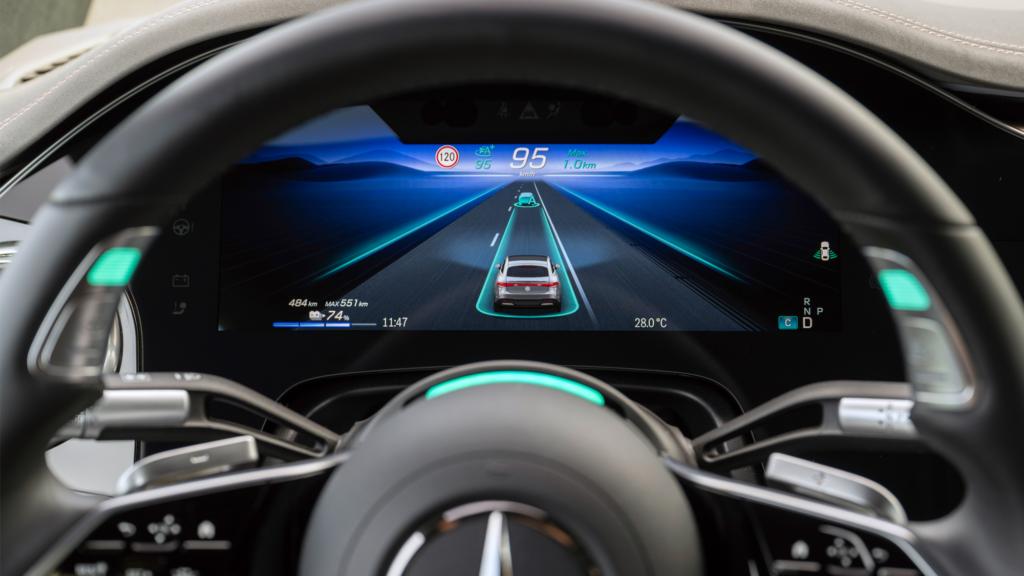 Mercedes-Benz Drive Pilot系統目前最高時速以達95km/h,對於自動輔助駕駛來說是非常大的里程碑。(圖/Mercedes-Benz提供)