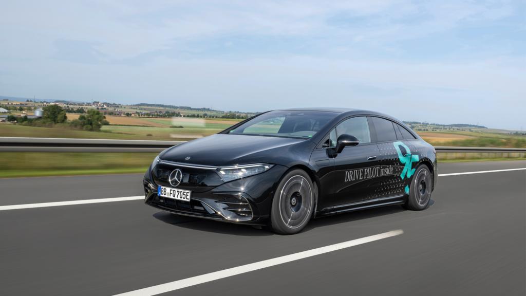 德國聯邦汽車運輸管理局(KBA)已批准Mercedes-Benz Drive Pilot在德國高速公路中使用。(圖/Mercedes-Benz提供)