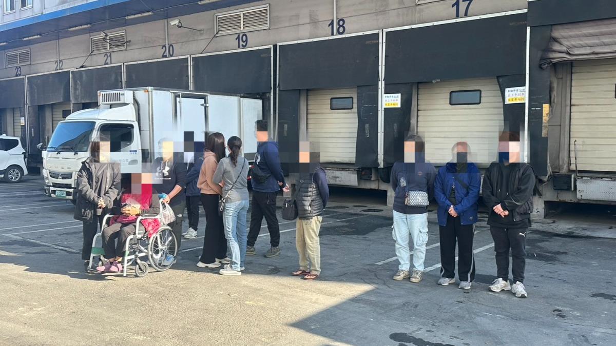 全聯倉儲大火9死!罹難家屬聯合招魂 霧峰阿嬤痛失兒孫坐輪椅痛哭