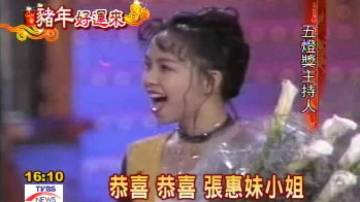 阿妹參加選秀節目《五燈獎》,成為第73位奪下「五燈之星」的選手。(圖/TVBS資料照片)