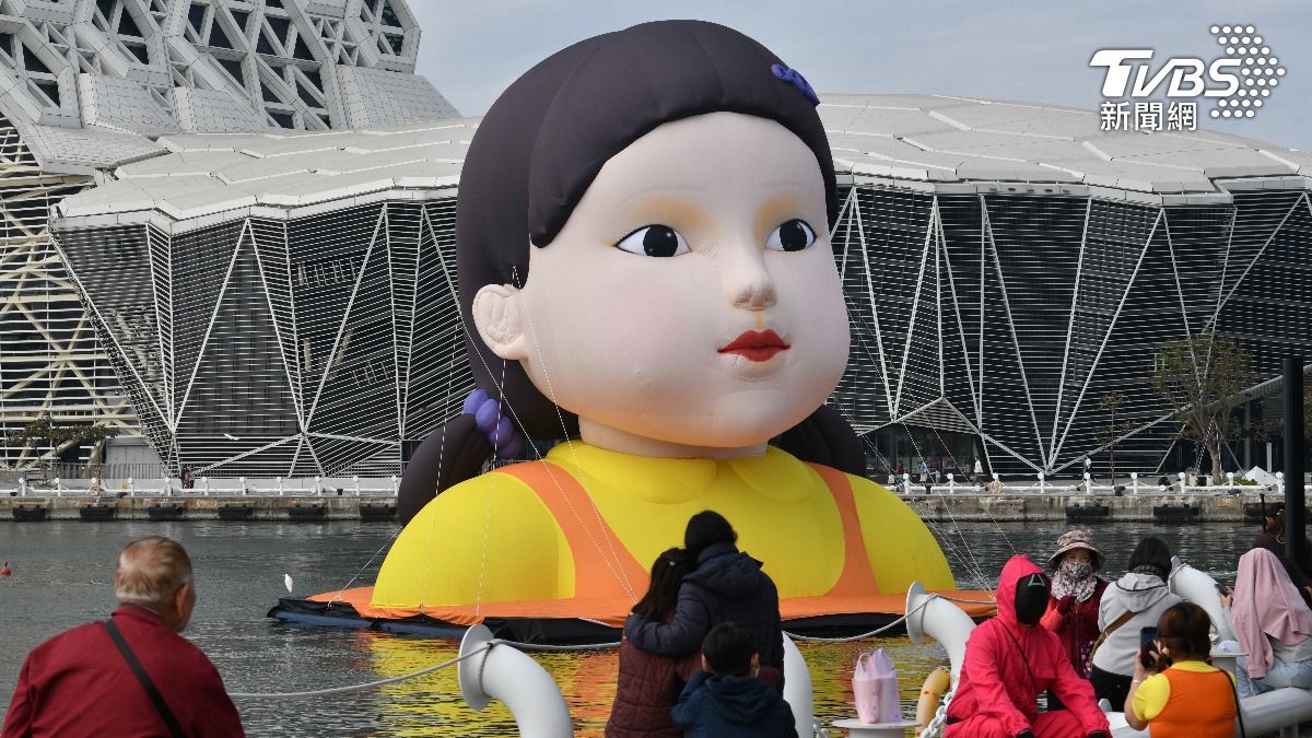 高雄「魷魚遊戲」英熙娃娃將點燈 網笑:聽到音樂千萬別動
