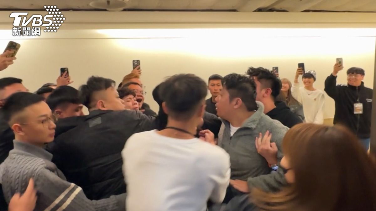 統神《拳上》吞敗出事！後台「遭黑衣男K頭」起衝突　妻子急報警制止