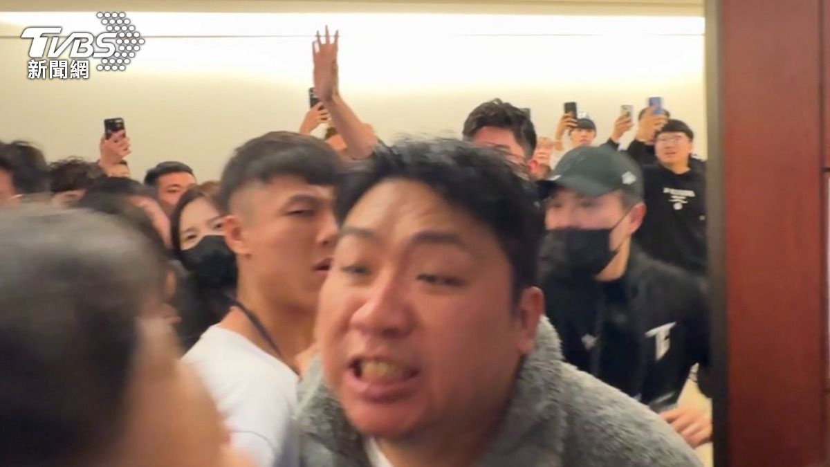 統神臉書發聲回應衝突事件。（圖／讀者提供）