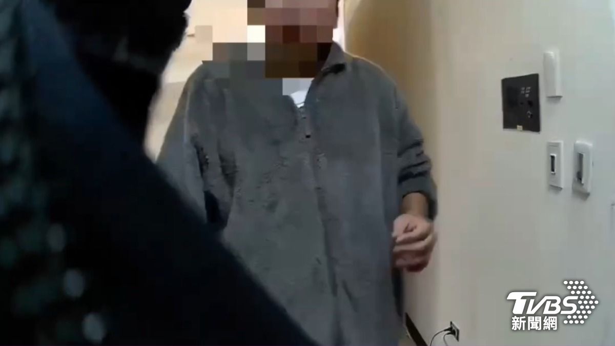《拳上》後台黑衣人之亂 統神夫妻見警急喊:人牆圍住我們、打頭啦