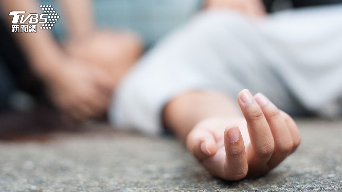 家門外遭陸鄰居撞殘!目睹媽變形 愛女嚇壞「心臟病身亡」
