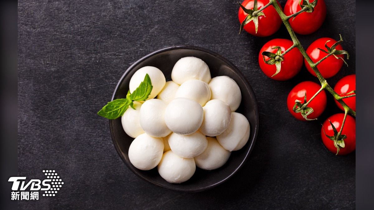 起司球圓形、質地光滑的特性讓兒童食用相當危險。(示意圖/shutterstock 達志影像)