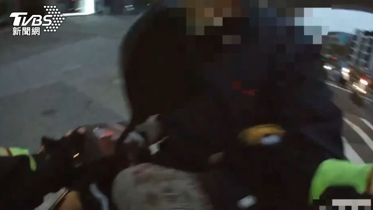 為趕高鐵!新北男穿越「馬拉松管制區」 撞警後還揚言要告