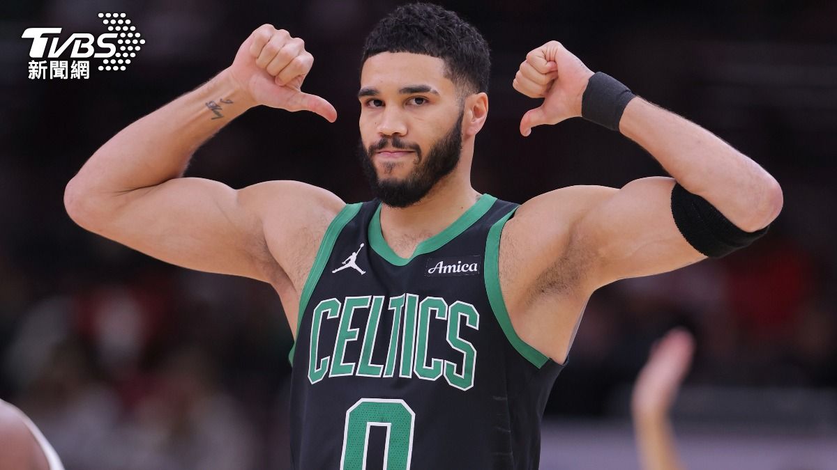 NBA/與大鳥齊名!塔圖姆「超級大三元」 綠衫軍痛宰公牛復仇