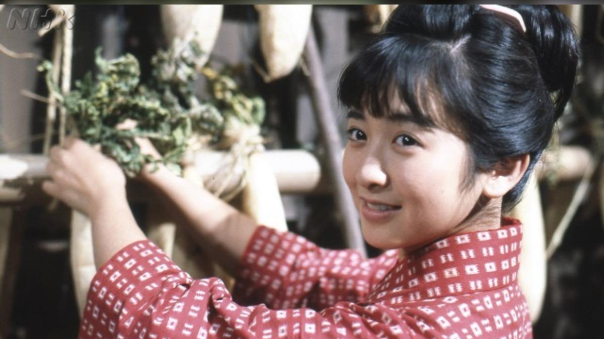 齊藤由貴1986年主演NHK晨間劇《跳駒》口碑市場雙收。（圖／翻攝自NHK）