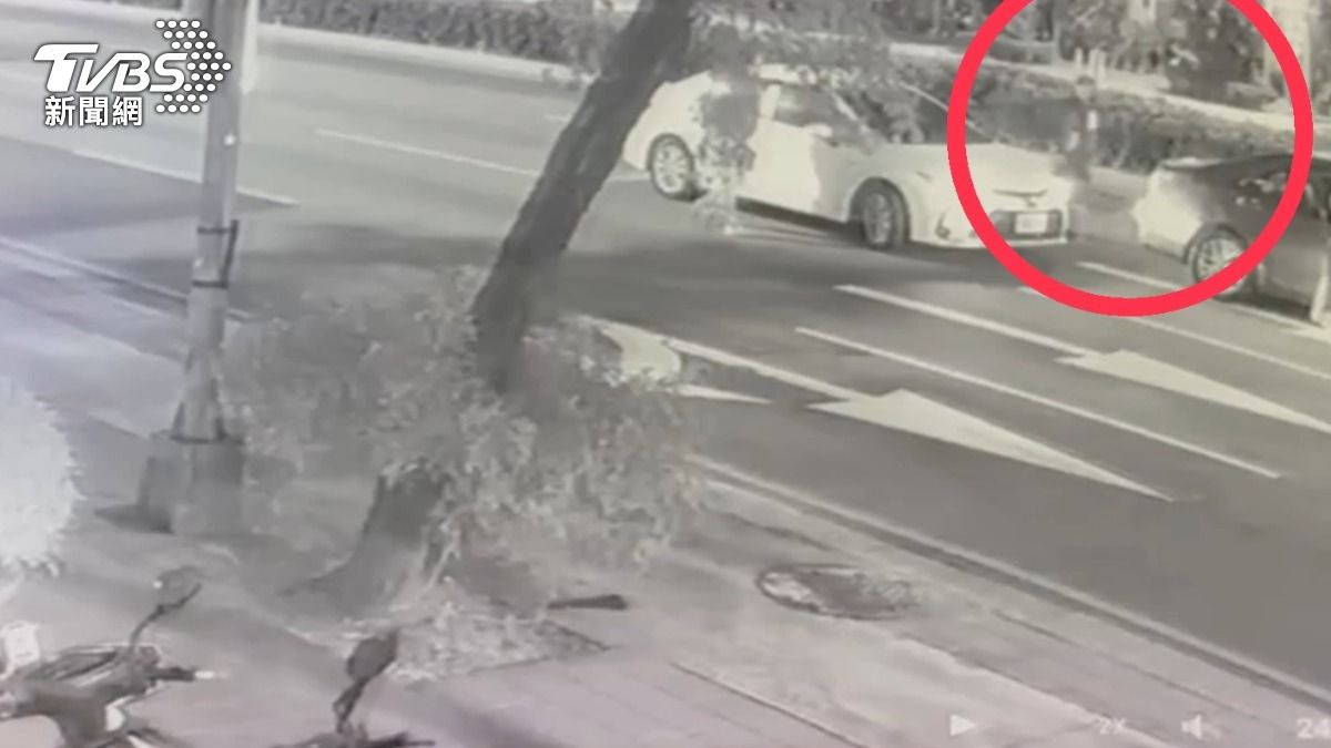 載女友開車被閃燈!台中男怒逼車理論 乘客勸架反被刀傷