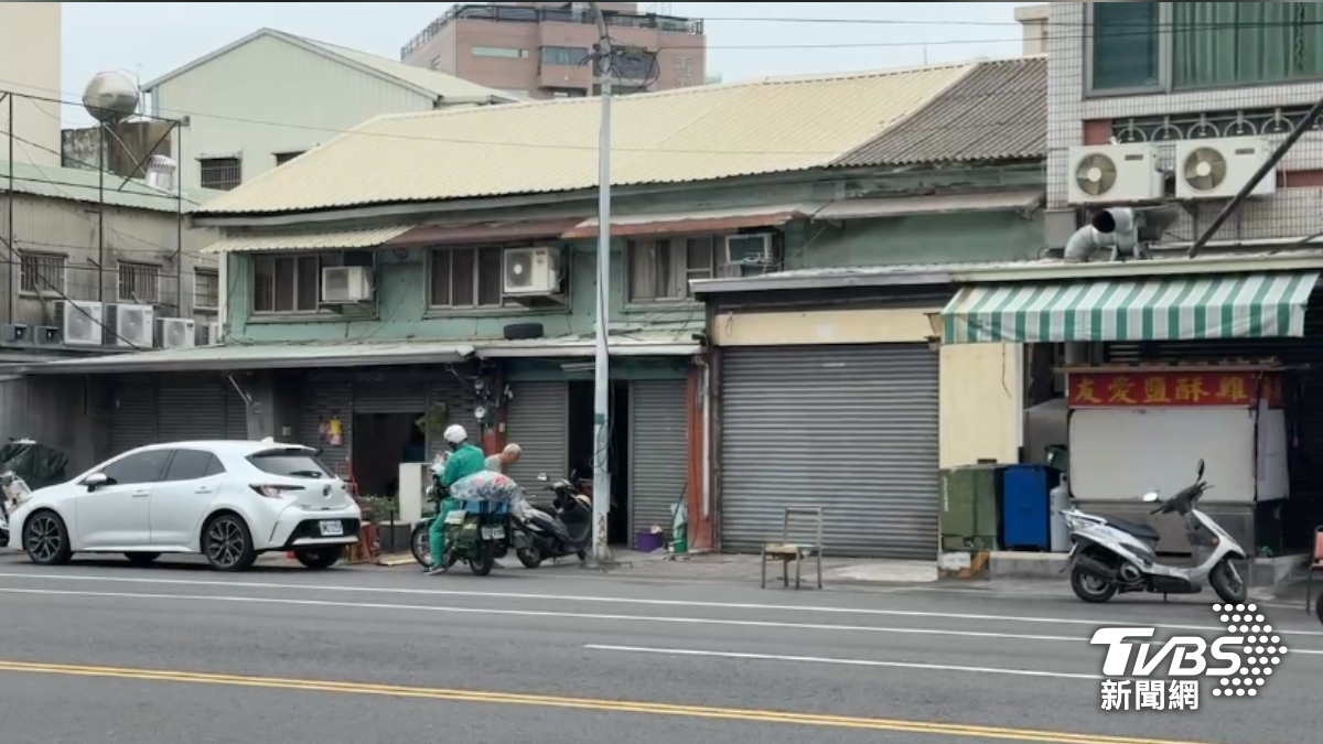 鄰居透露莊男平日不務正業,僅知向母親伸手討錢。(圖/TVBS)