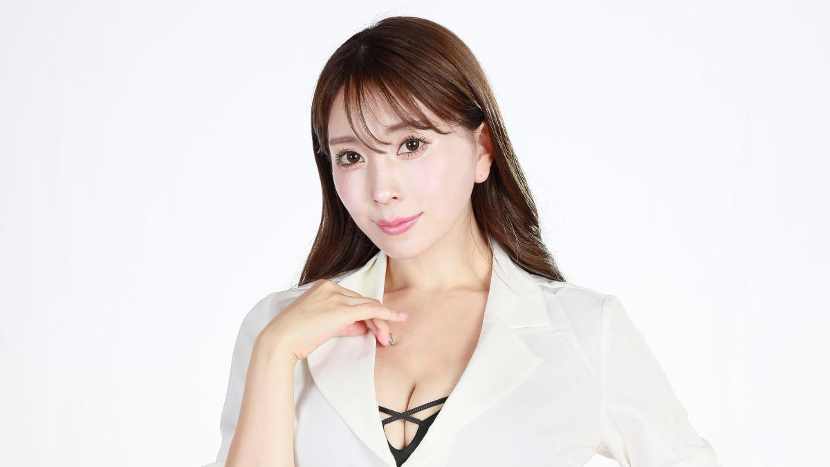 國民情婦長這樣！　TSE學服祭藏「最強流量密碼」