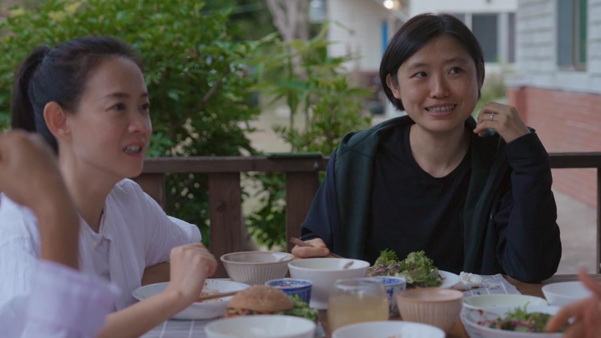 曾寶儀與目前已痊癒的前病友Olga。(圖/台北双喜提供)