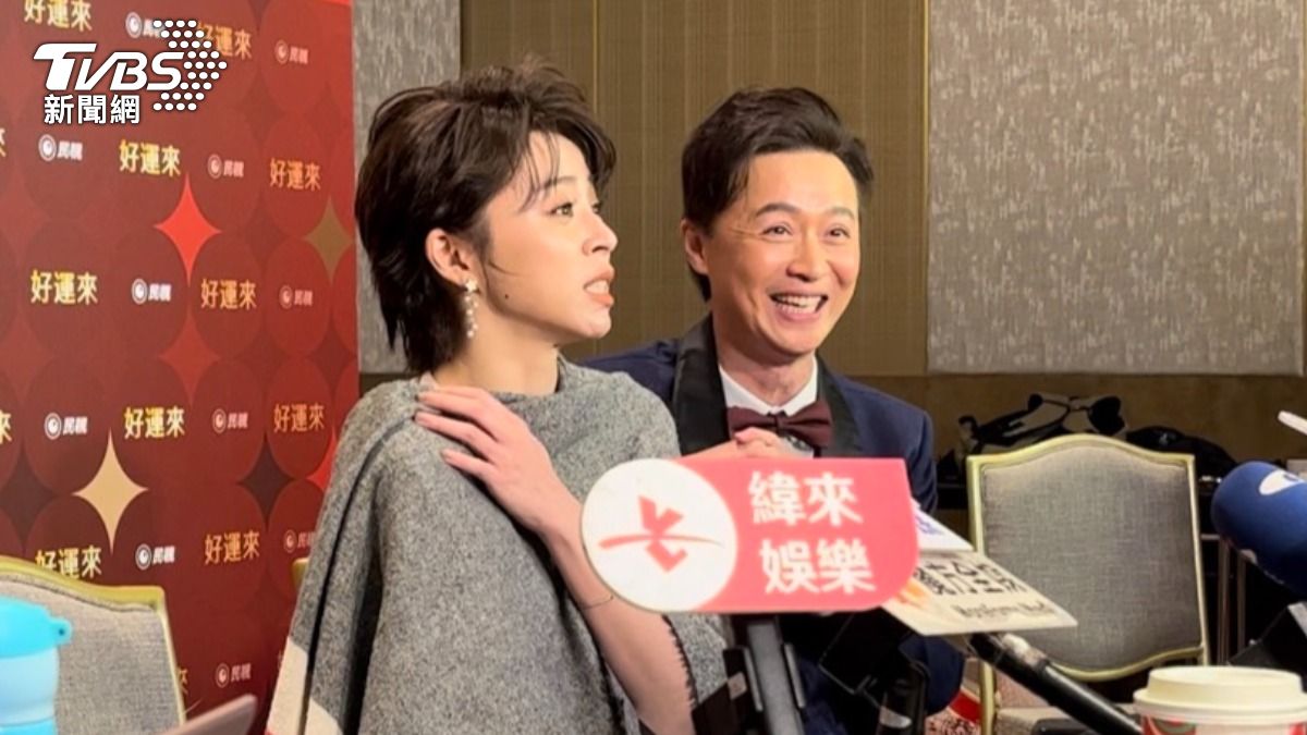王瞳（左）看到何豪傑失控畫面直呼荒謬。（圖／羅凌筠攝）