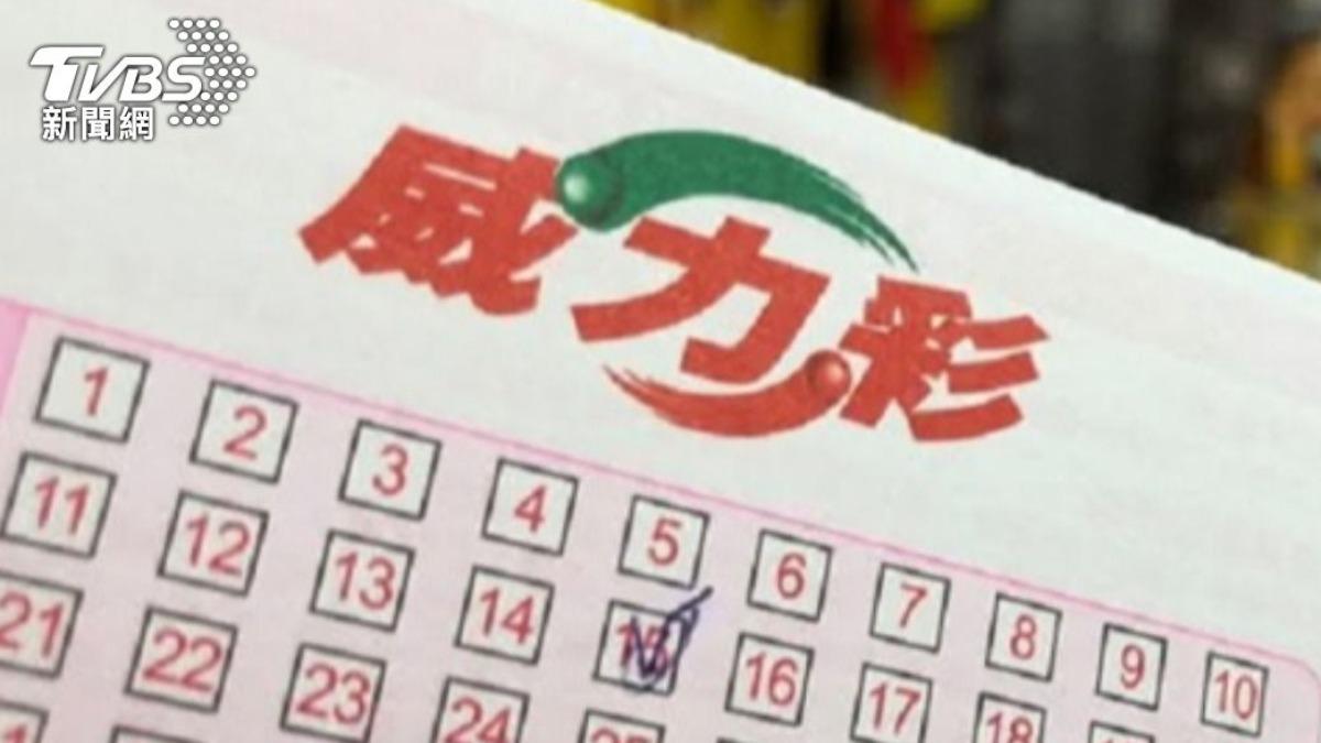 超強運!她尾牙摸彩「連年中獎」 被拱合資威力彩爽中6.3億