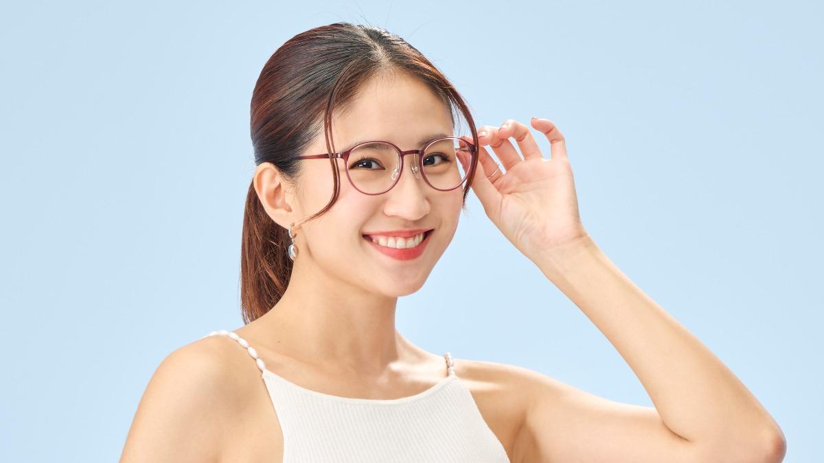 9m88戴眼鏡美成這樣!無預警發布新身分 驚呼:終於有人發現