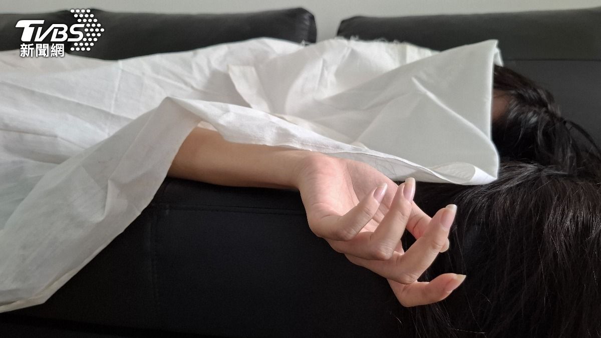 民宿客房飄惡臭!破門秒見腐屍 泰籍應召女「裸躺床滲血水」